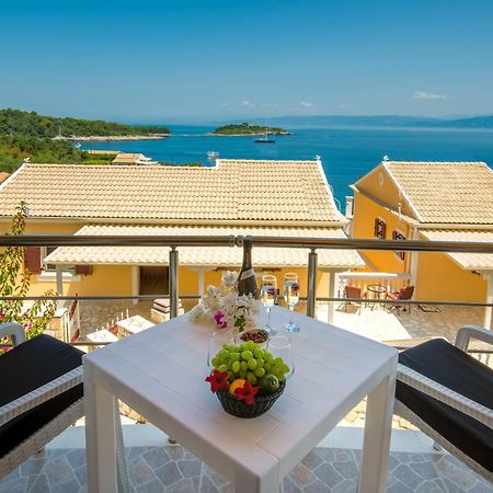Villa Avgerini Paxos ガイオス エクステリア 写真