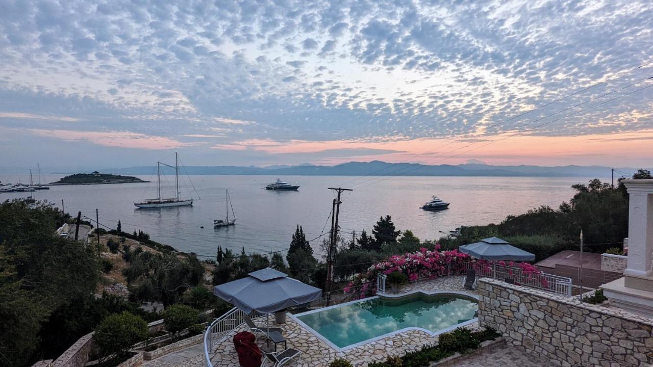 Villa Avgerini Paxos ガイオス エクステリア 写真