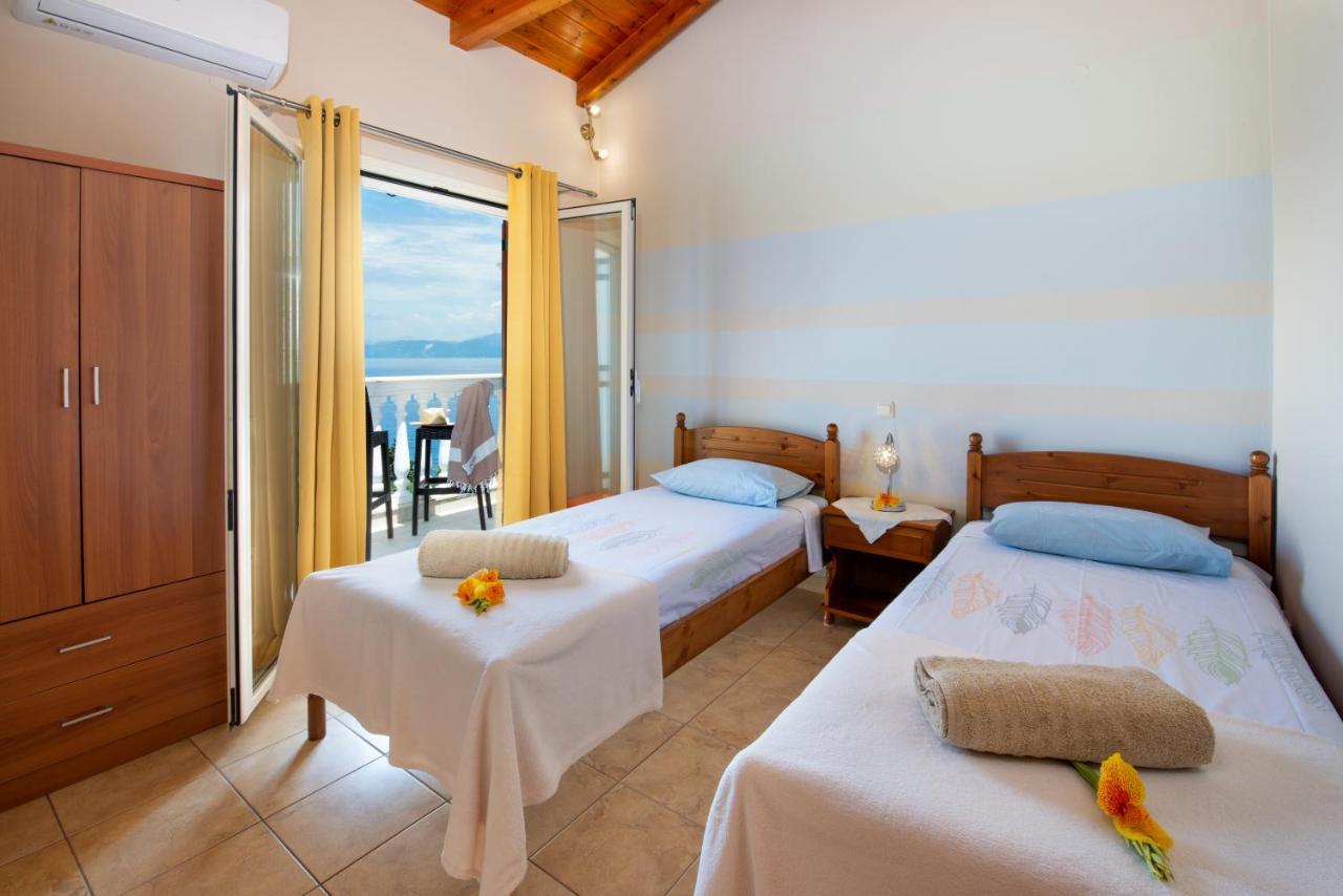 Villa Avgerini Paxos ガイオス エクステリア 写真