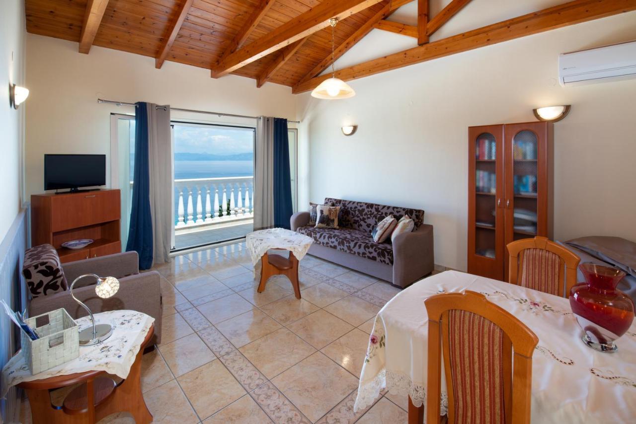 Villa Avgerini Paxos ガイオス エクステリア 写真