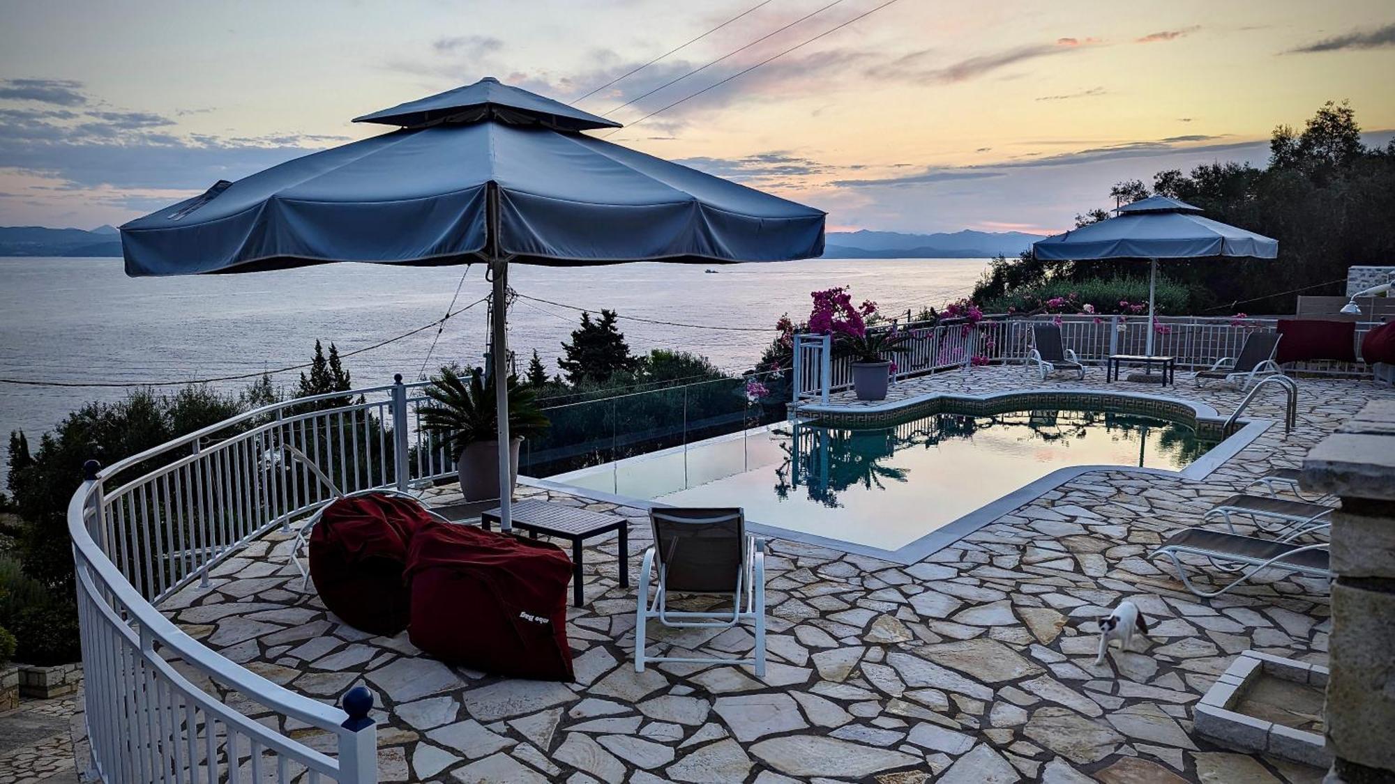 Villa Avgerini Paxos ガイオス エクステリア 写真