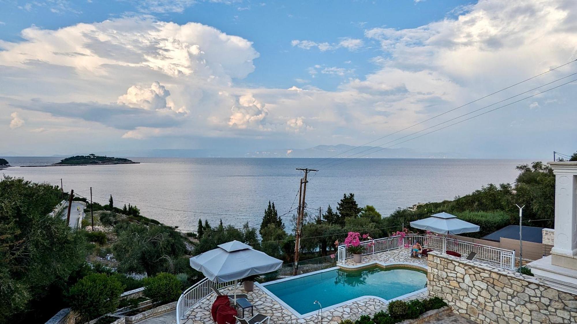 Villa Avgerini Paxos ガイオス エクステリア 写真