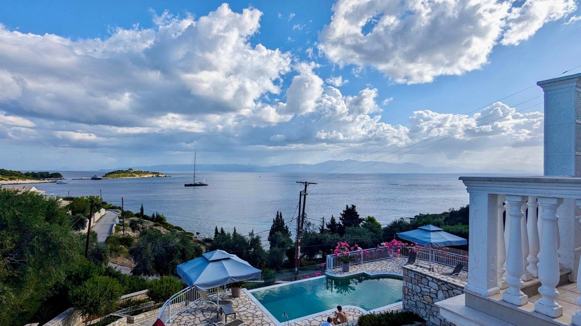 Villa Avgerini Paxos ガイオス エクステリア 写真