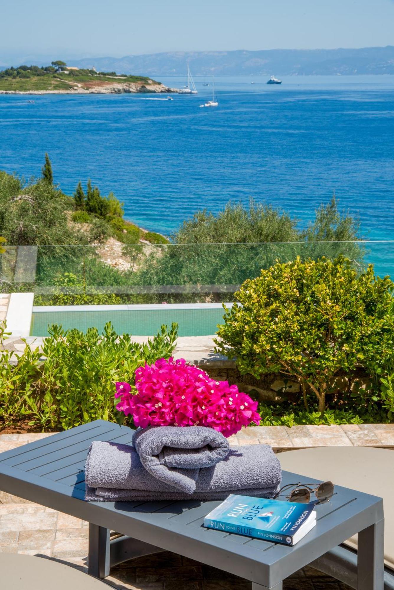 Villa Avgerini Paxos ガイオス エクステリア 写真